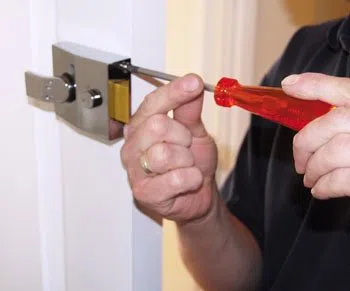 Miami Express Locksmith Miami, FL 305-507-0147 - 29-1